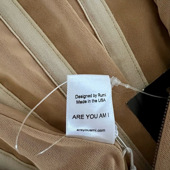 ✨SOLD✨Are You Am I • Suniva corset in nude - Picture 10 of 12